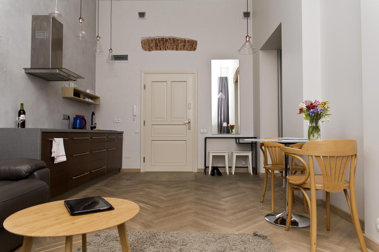 Light Rooms Apartment Krakow Bagian luar foto